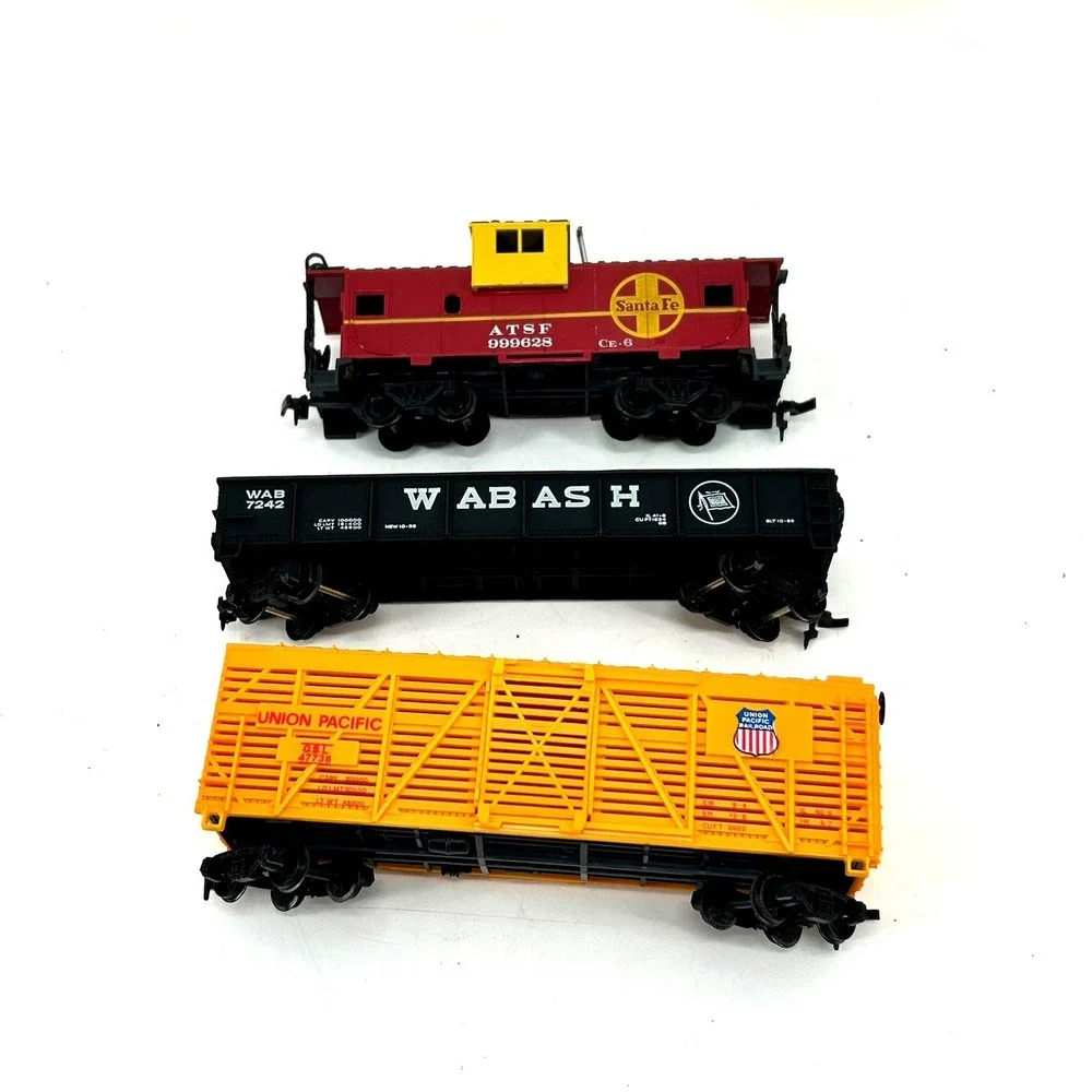 Bachmann HO Scale Silver Flyer Electric Train Set Santa Fe Locomotive 0633 1123